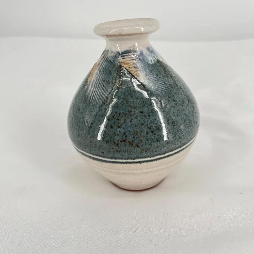Small Handmade Ceramic Vase With Blue & Beige Feather ‎ Glaze
